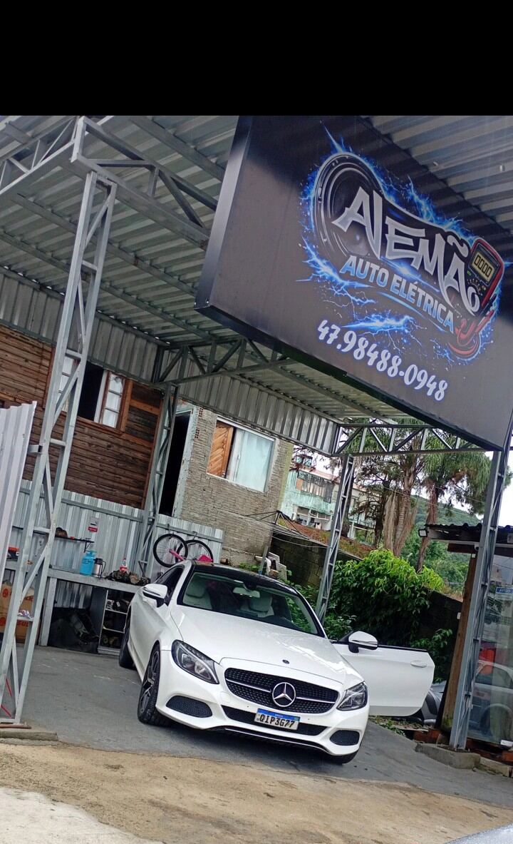 Mercedes-Benz Classe C em atendimento na Alemão Auto Elétrica